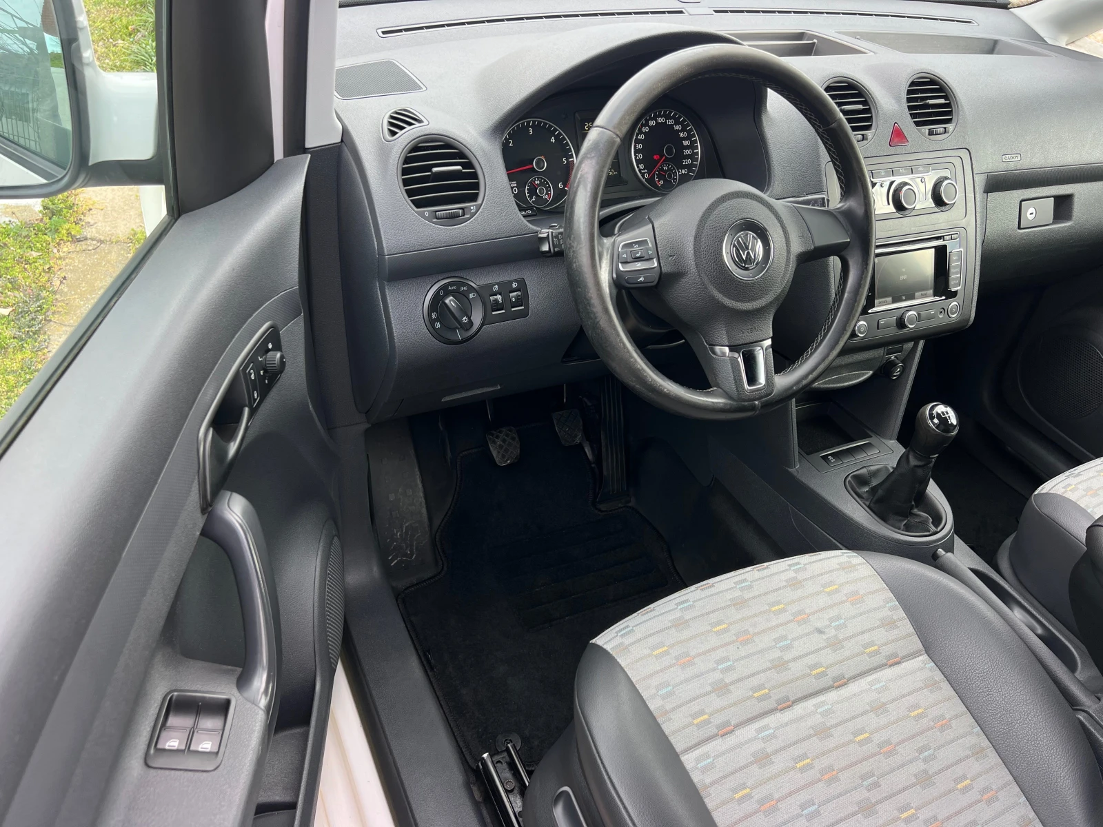 VW Caddy 1.6TDI NAVI/KOJA/KLIMATRONIK/UNIKAT | Mobile.bg � ����������� 9