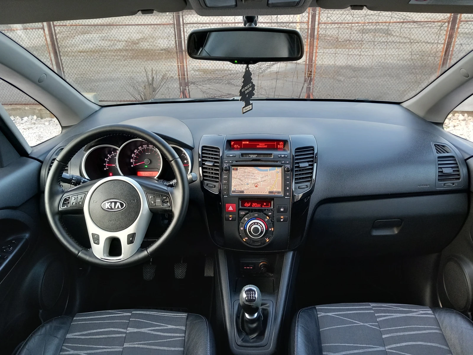 Kia Venga 1.4 CRDI NAVI 6ск, снимка 9 - Автомобили и джипове - 53866511