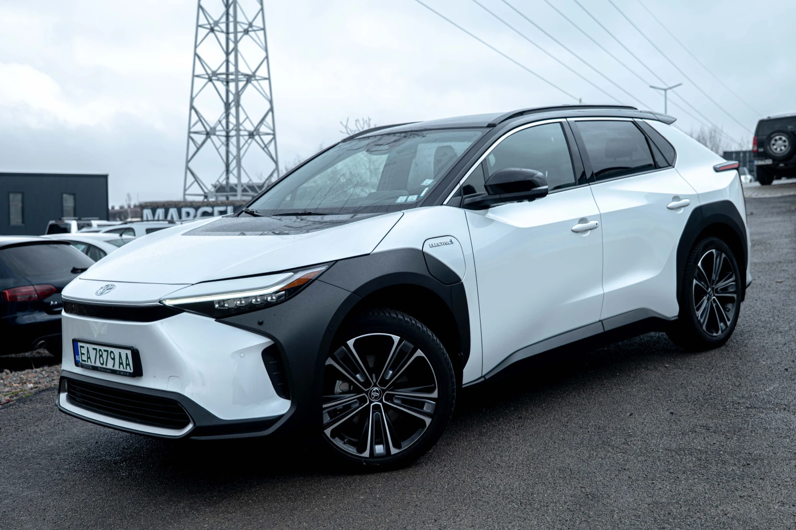 Toyota bZ4X AWD/JBL/Камера 360/Lane Assist/Панорама/Дистроник