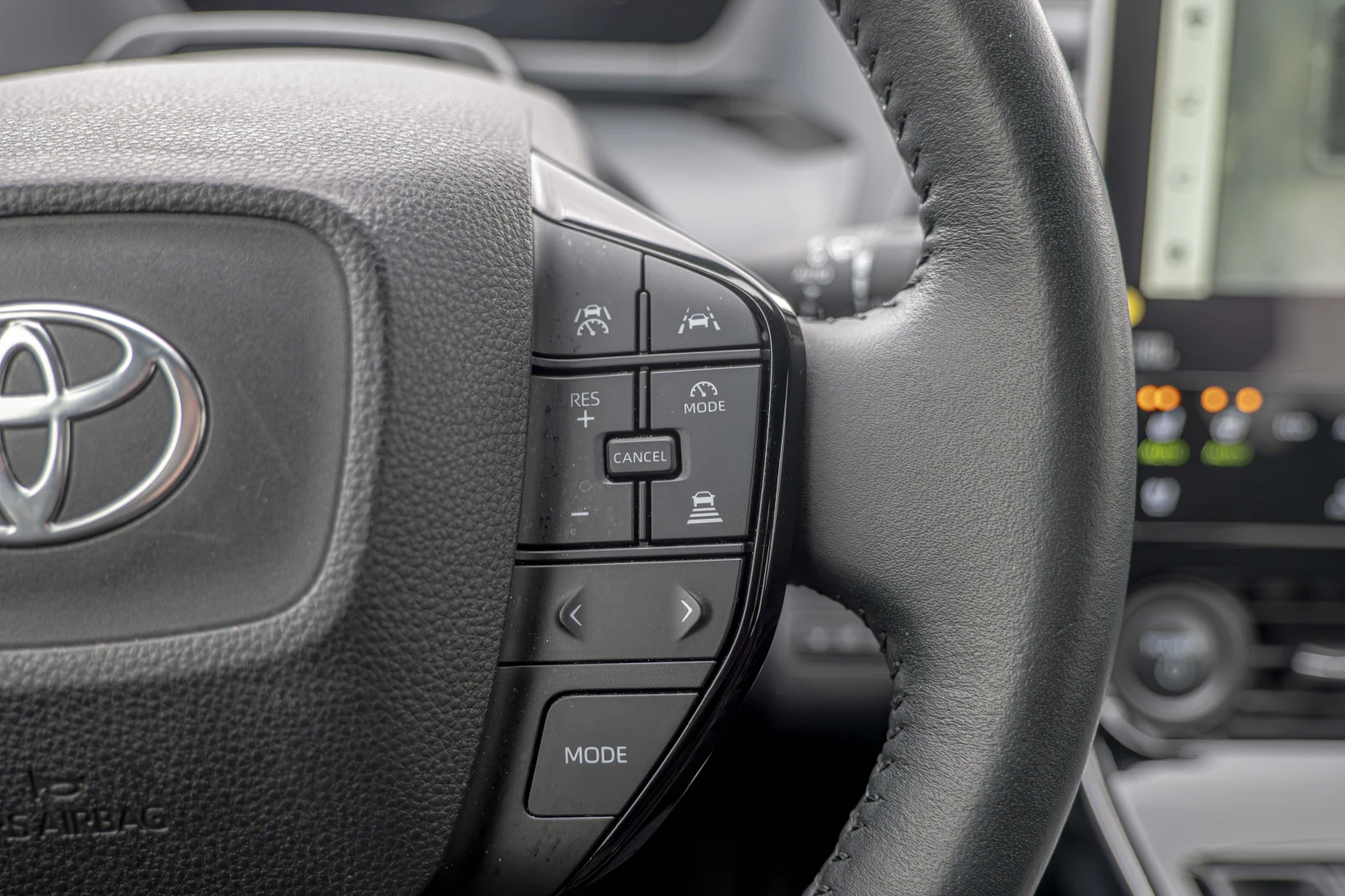 Toyota bZ4X AWD/JBL/Камера 360/Lane Assist/Панорама/Дистроник, снимка 11 - Автомобили и джипове - 54055085