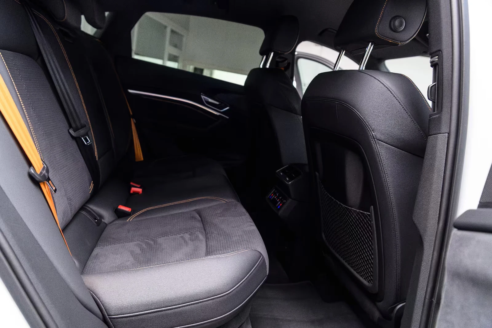 Audi E-Tron SPORTBACK55/408HP/MATRIX/QUTTRO/SLINE/360/ACC/292z, снимка 12 - Автомобили и джипове - 54139657