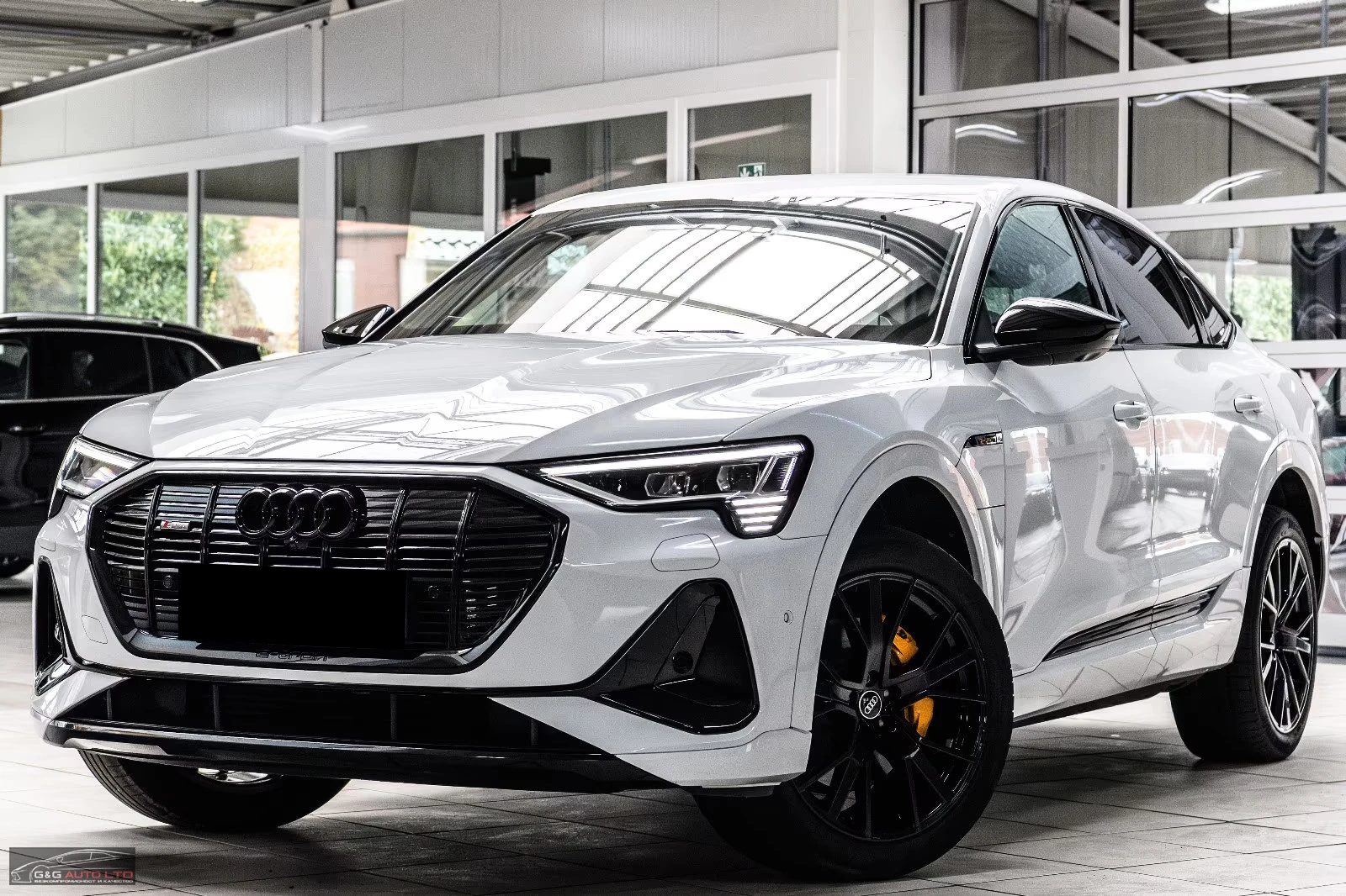 Audi E-Tron SPORTBACK55/408HP/MATRIX/QUTTRO/SLINE/360/ACC/292z | Auto.bg — изображение 1