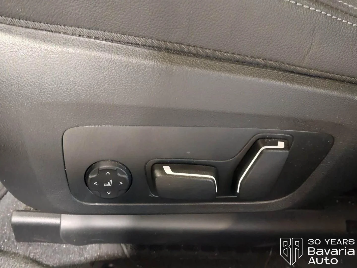 BMW 340 M340i xDrive Touring Sportautomatic, снимка 14 - Автомобили и джипове - 54624330