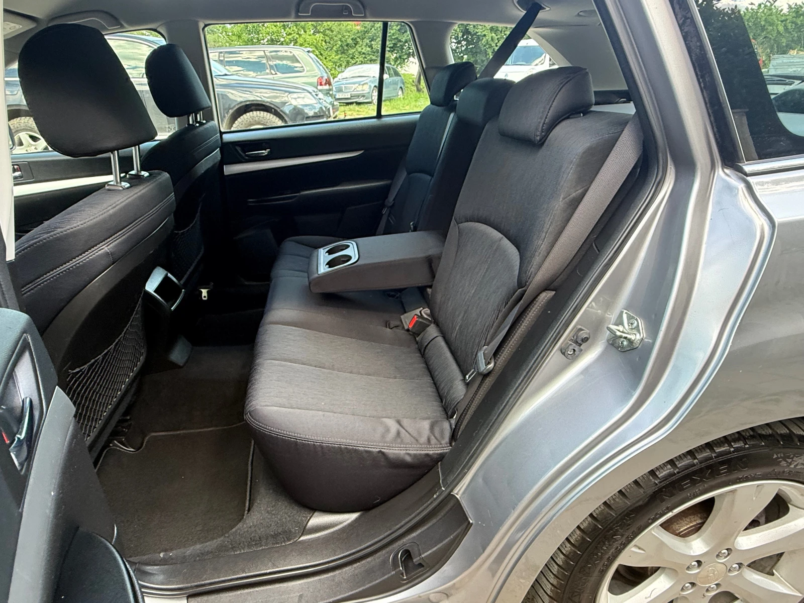 Subaru Legacy 2.0i , снимка 10 - Автомобили и джипове - 54695424