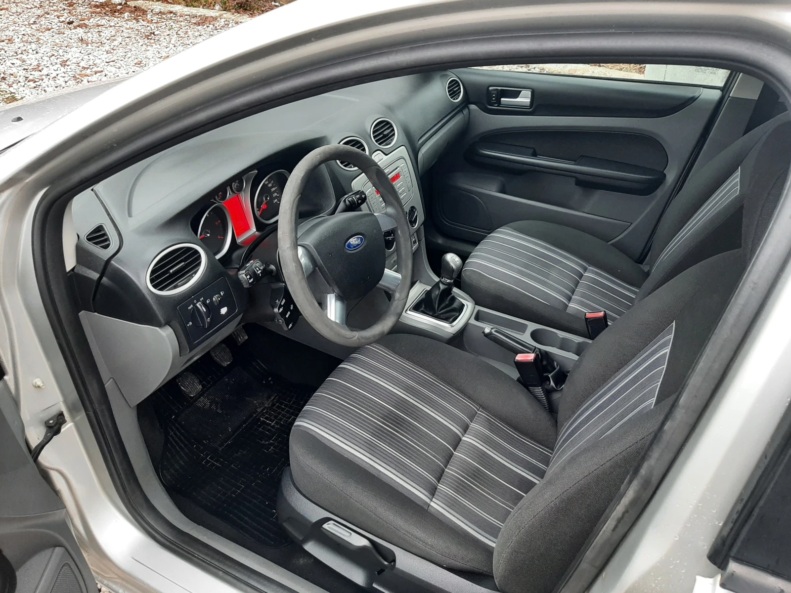 Ford Focus 1.6TDCI klima, снимка 6 - Автомобили и джипове - 54810338