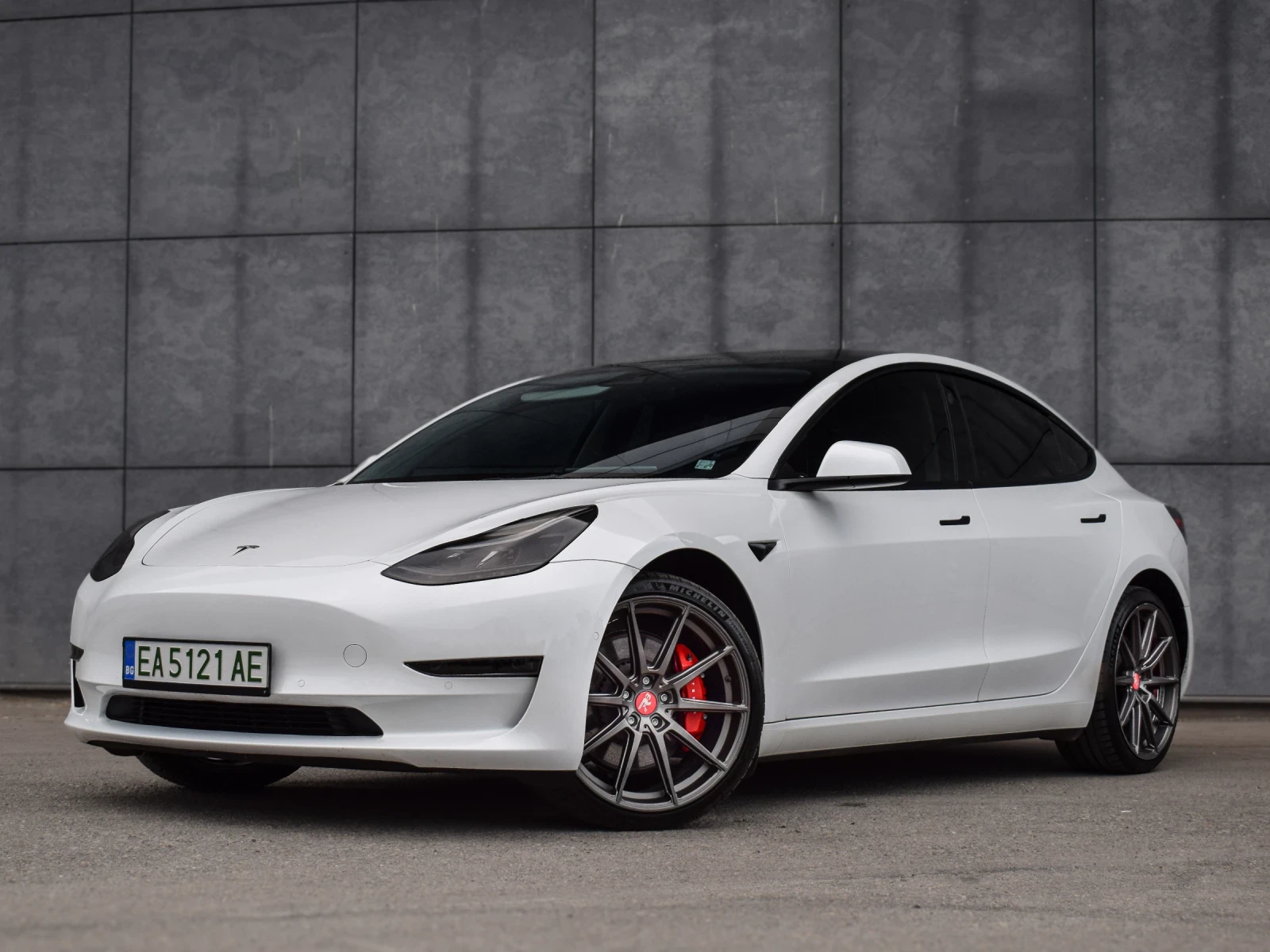 Tesla Model 3 PERFORMANCE 