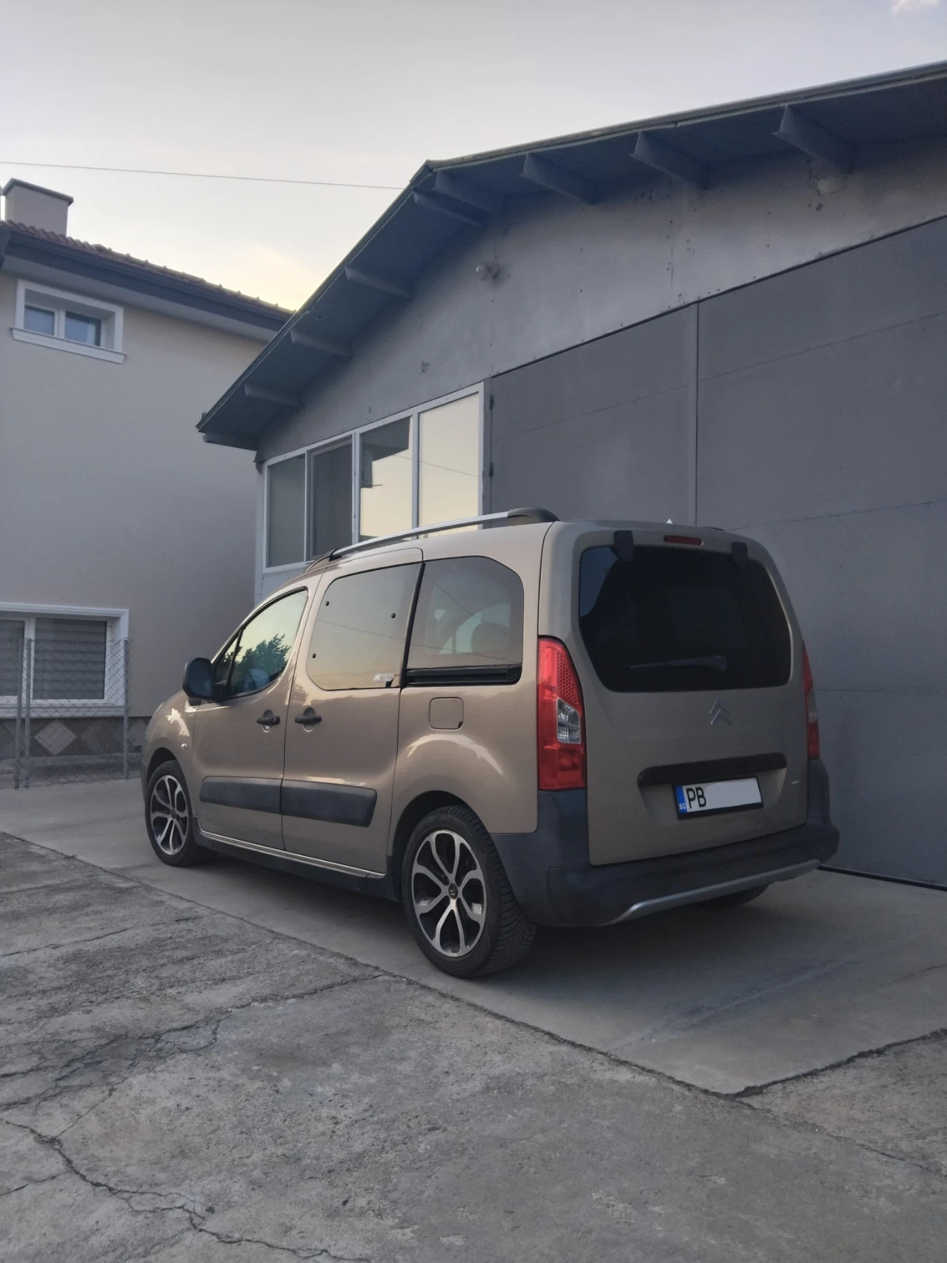 Citroen Berlingo 1, 6- Газ-Бензин XtheaTRe, снимка 5 - Автомобили и джипове - 55179975