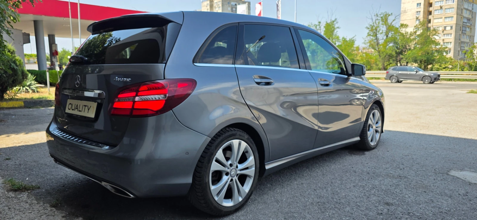Mercedes-Benz B 200 2.2CDI * 4MATIC* * AVTOMAT* PANORAMA* ШВЕЙЦАРИЯ, снимка 5 - Автомобили и джипове - 55610522