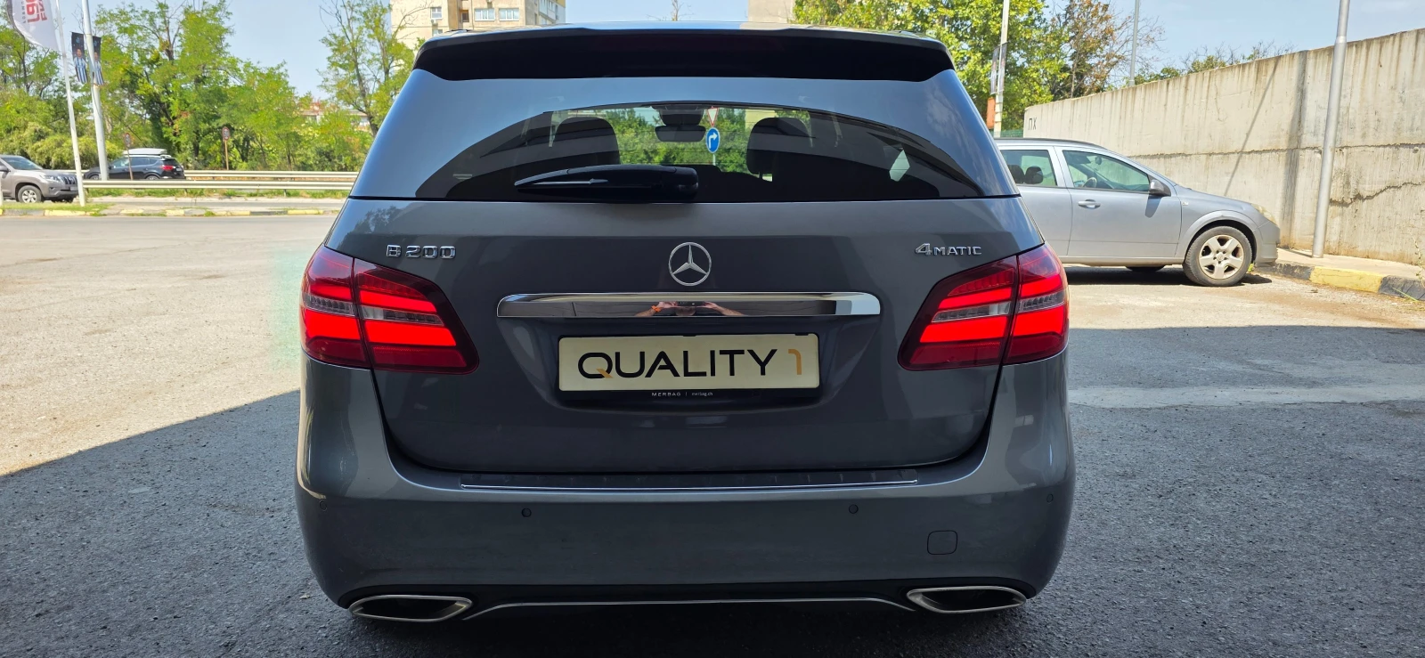 Mercedes-Benz B 200 2.2CDI * 4MATIC* * AVTOMAT* PANORAMA* ШВЕЙЦАРИЯ, снимка 6 - Автомобили и джипове - 55610522