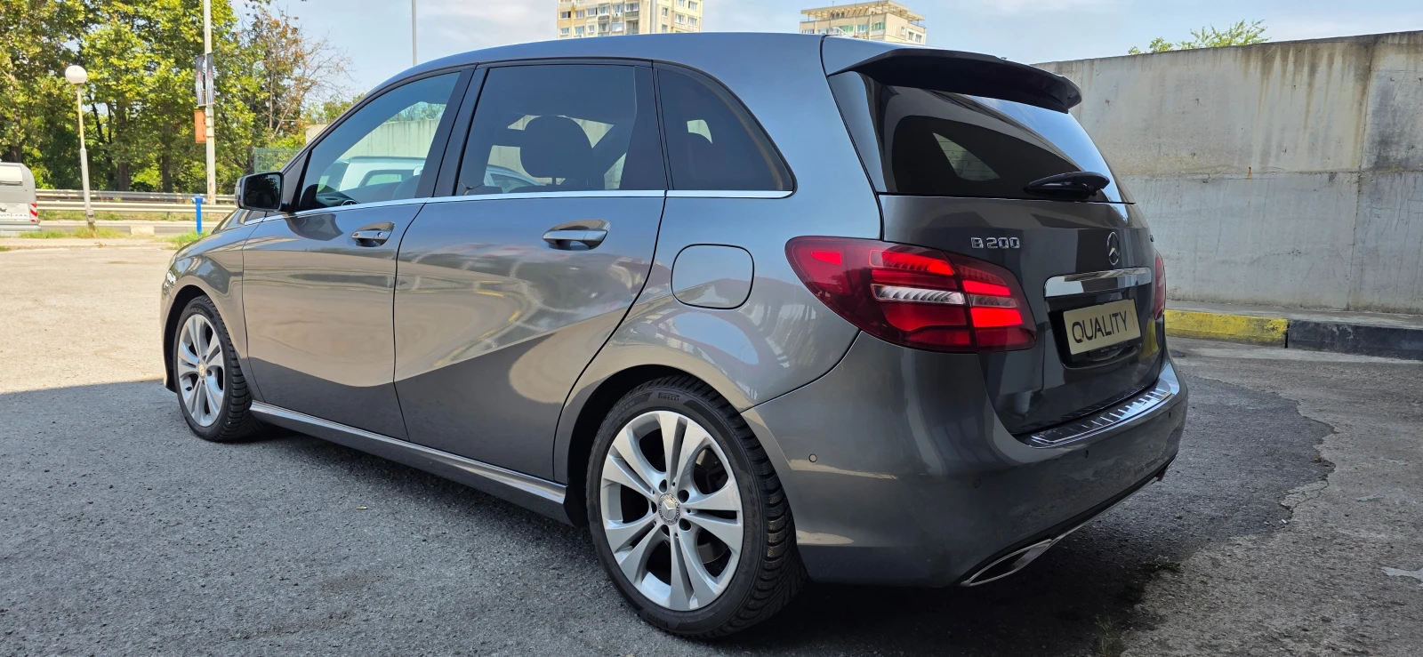 Mercedes-Benz B 200 2.2CDI * 4MATIC* * AVTOMAT* PANORAMA* ШВЕЙЦАРИЯ, снимка 7 - Автомобили и джипове - 55610522
