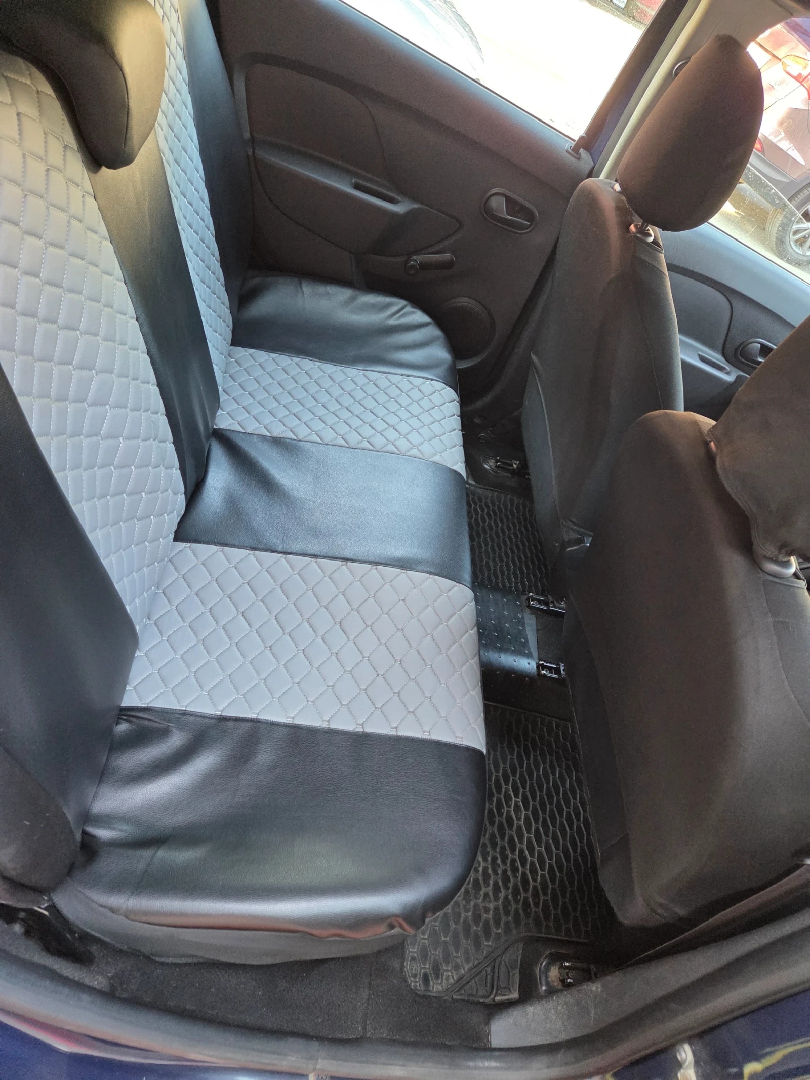 Dacia Sandero 1.2, снимка 5 - Автомобили и джипове - 55805379