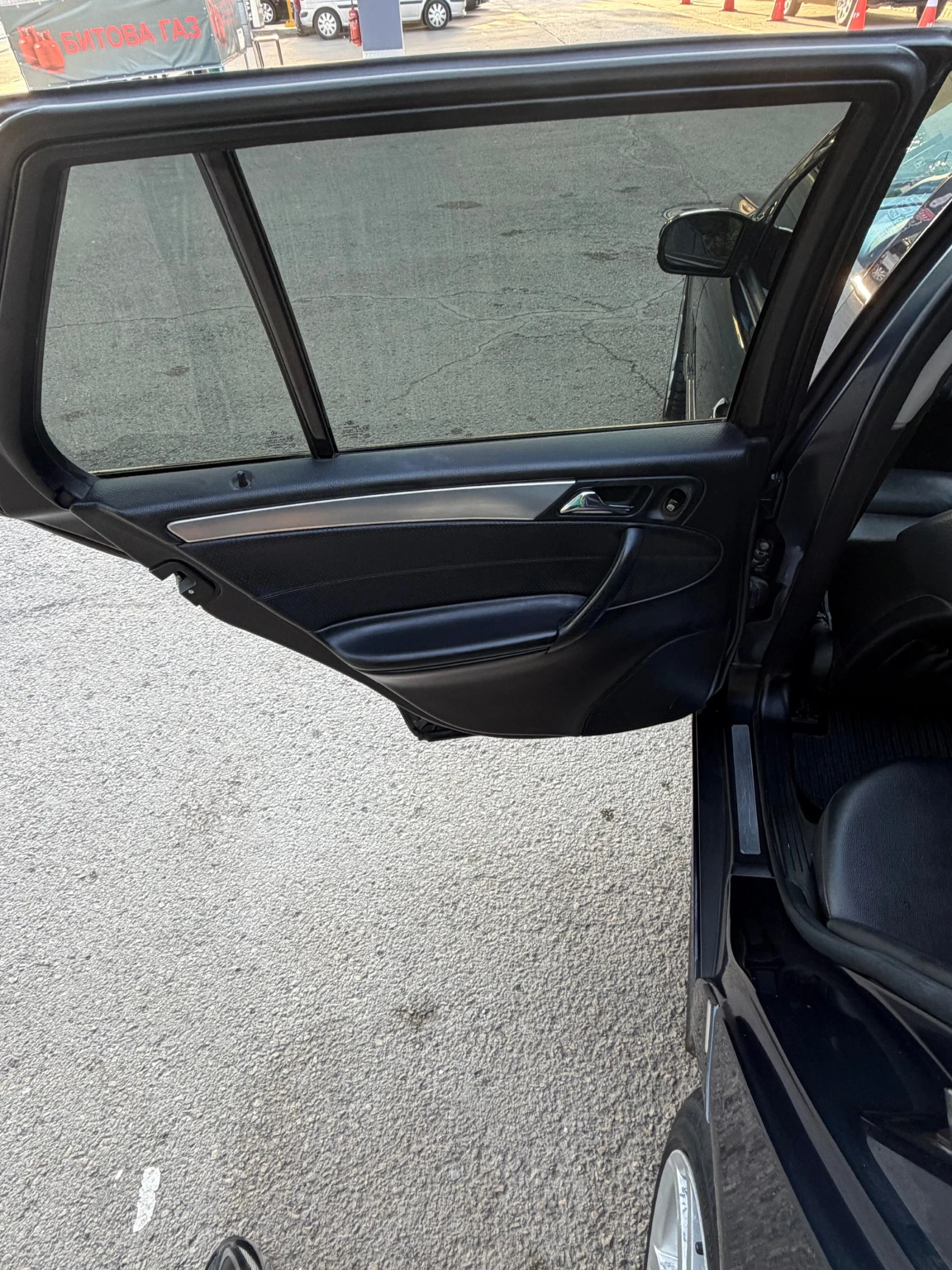 Mercedes-Benz C 220, снимка 10 - Автомобили и джипове - 55905488