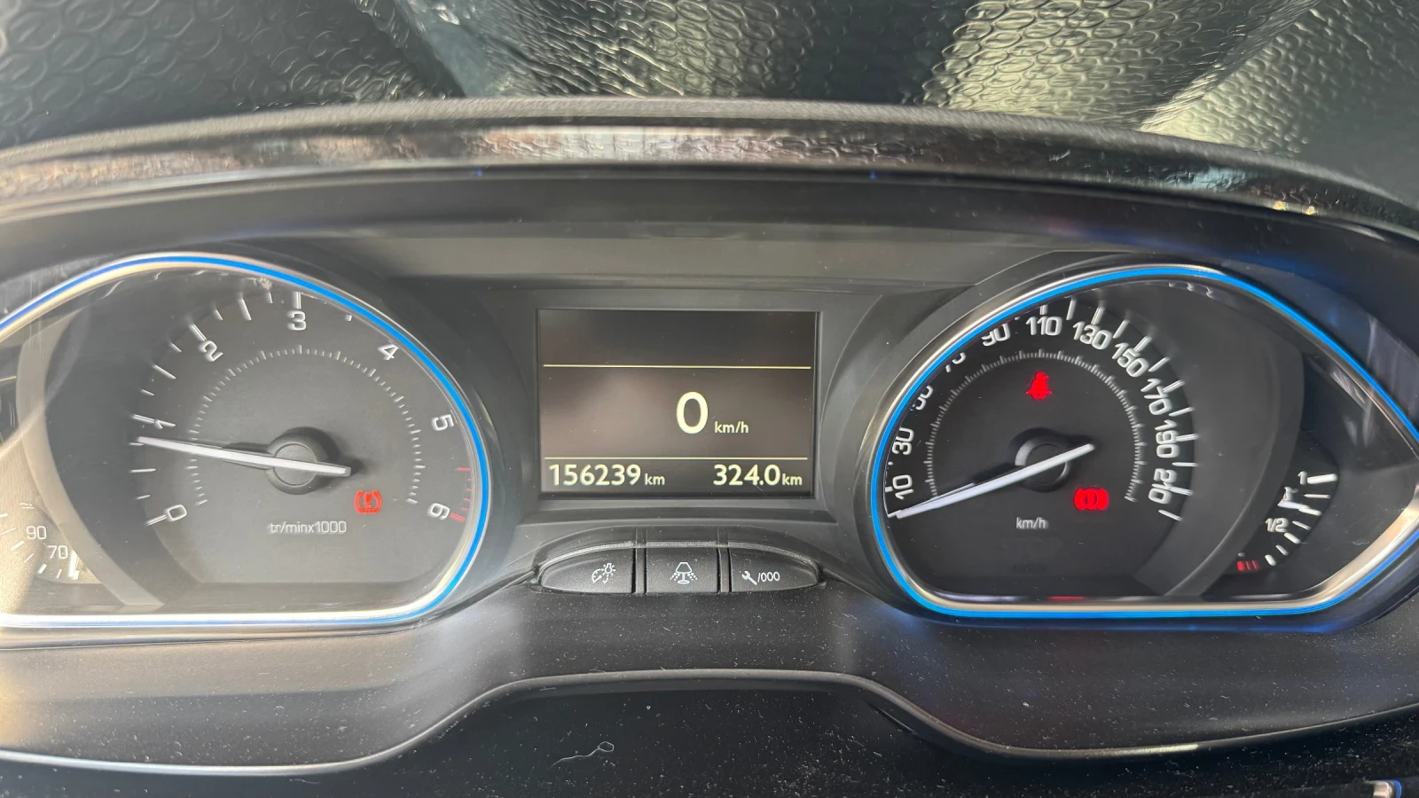 Peugeot 2008, снимка 11 - Автомобили и джипове - 56118340