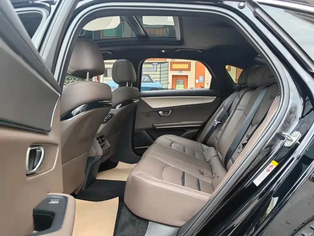 BYD HAN, снимка 13 - Автомобили и джипове - 56686315