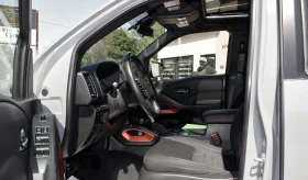Nissan Frontier PRO-4X 4X4 * 360 КАМЕРА * CARPLAY * TOW PACK * , снимка 8