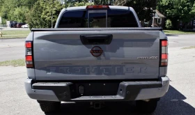 Nissan Frontier PRO-4X 4X4 * 360 КАМЕРА * CARPLAY * TOW PACK * , снимка 4