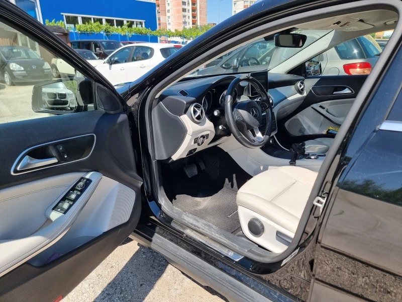 Mercedes-Benz GLA 200 200, снимка 10 - Автомобили и джипове - 43940887