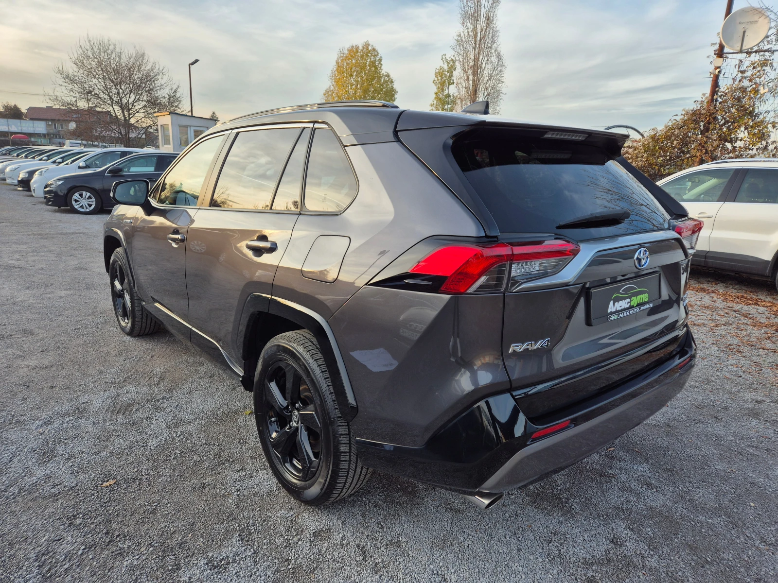 Toyota Rav4 2.5-HYBRID/4x4/STYLE-BLACK EDITION - изображение 3