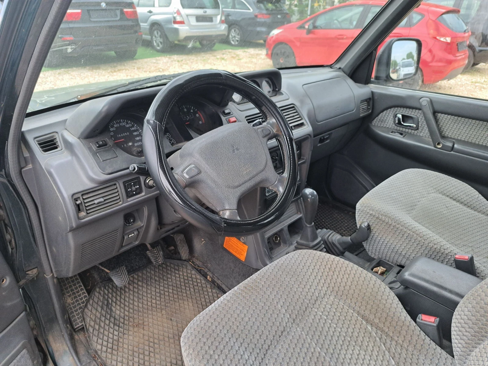 Mitsubishi Pajero 2.5/101 кс, снимка 10 - Автомобили и джипове - 54457844
