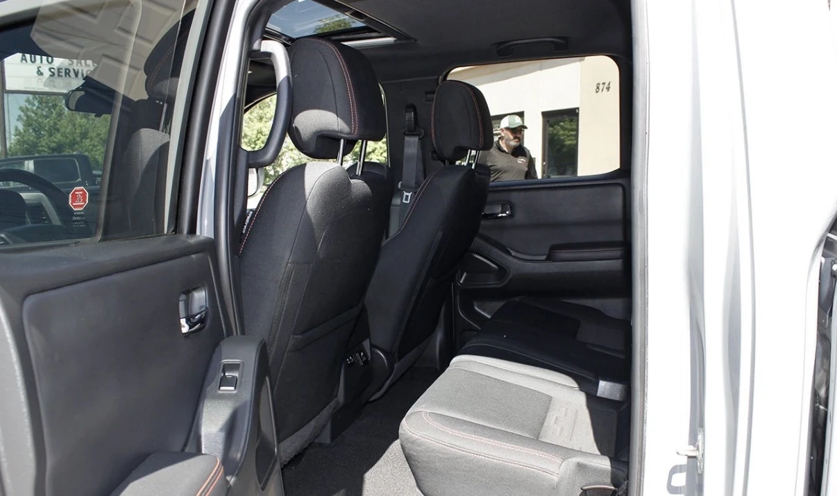 Nissan Frontier PRO-4X 4X4 * 360 КАМЕРА * CARPLAY * TOW PACK * , снимка 11 - Автомобили и джипове - 54837571
