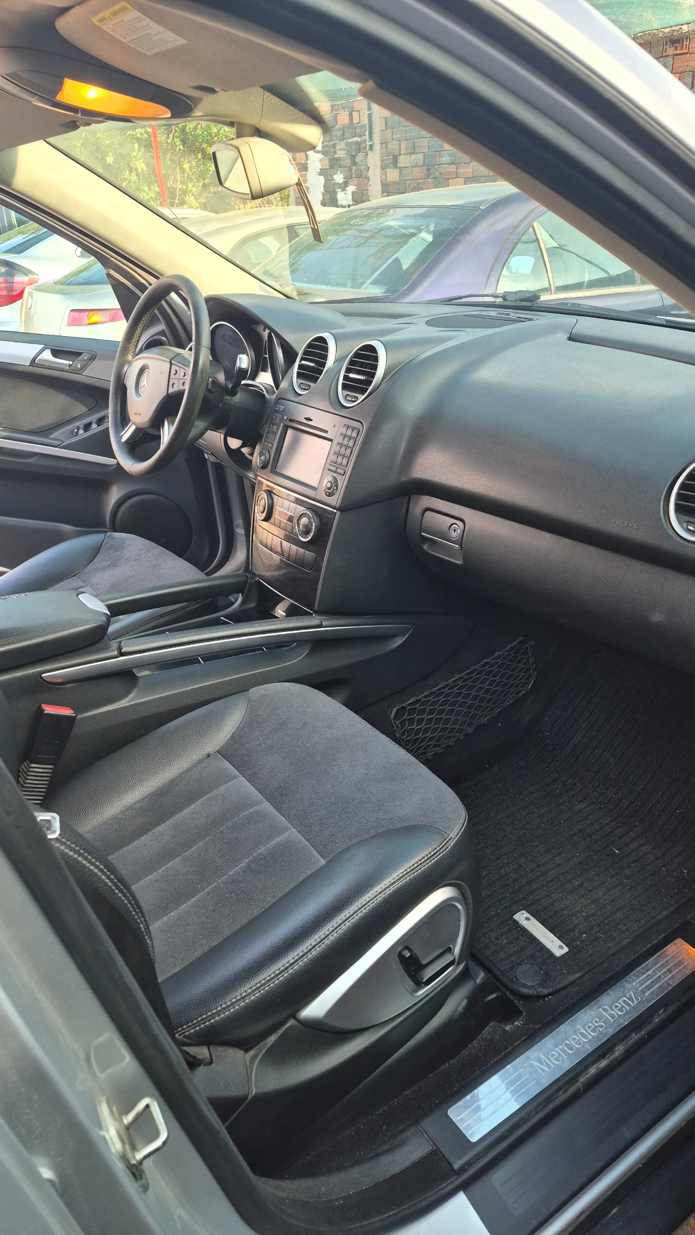 Mercedes-Benz ML 320, снимка 8 - Автомобили и джипове - 55383409