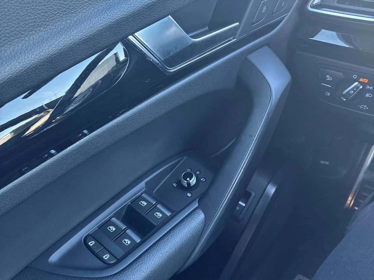 Audi Q5 * Progressiv * CARFAX * ����� �� ����������� | Mobile.bg � ����������� 14