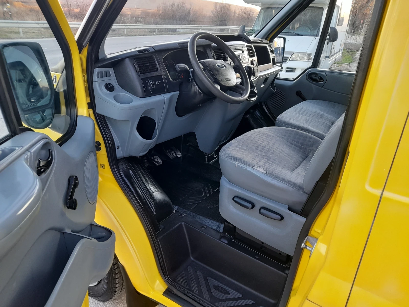 Кемпер Ford TRANSIT, снимка 5 - Каравани и кемпери - 54693187
