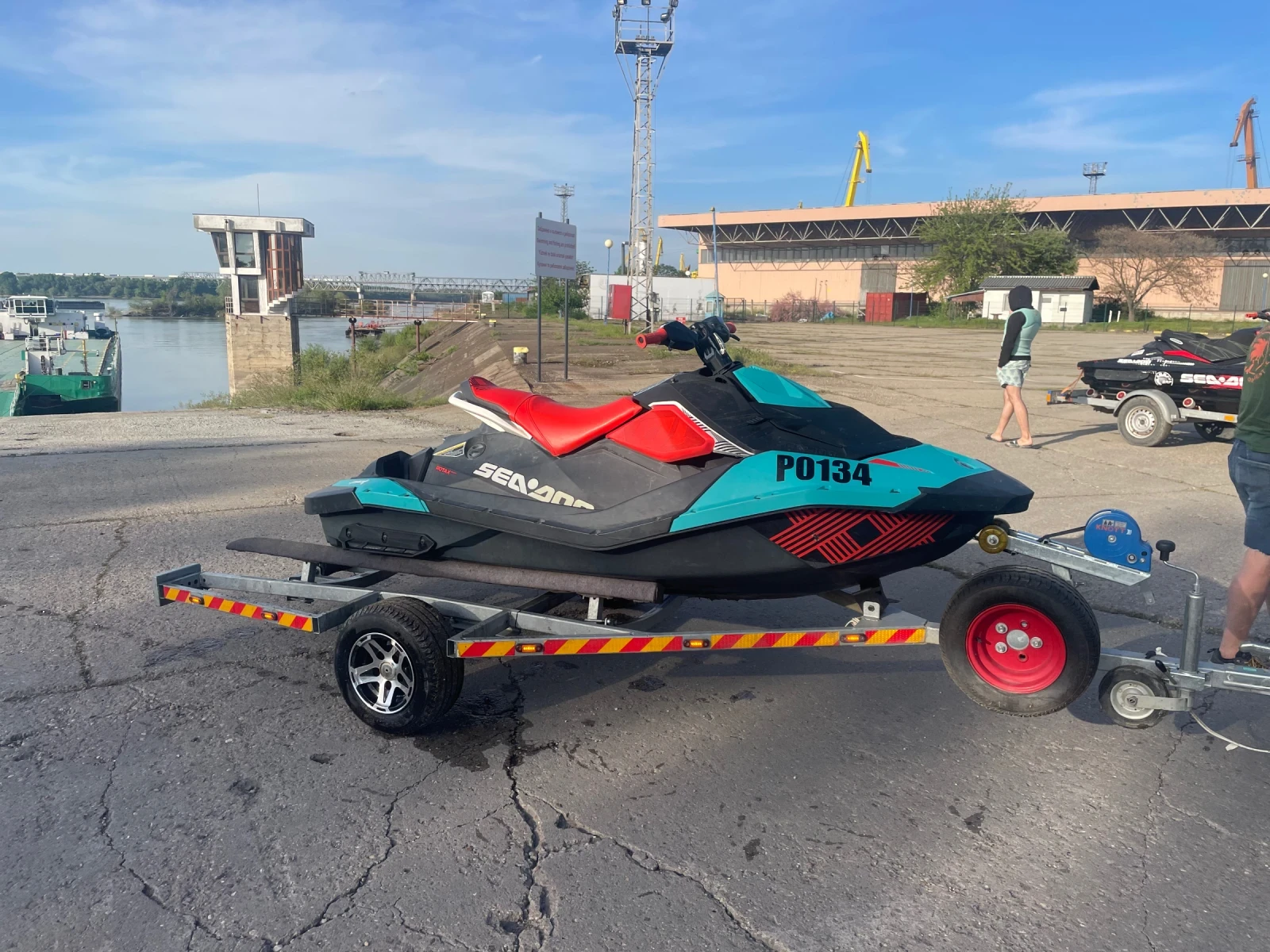 Джет Bombardier Sea Doo Spark Trixx, снимка 5 - Воден транспорт - 54452358