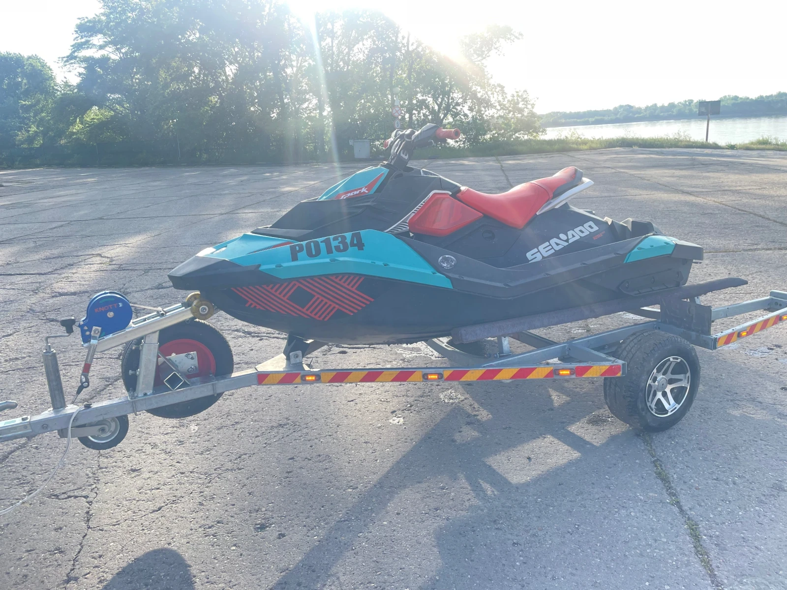 Джет Bombardier Sea Doo Spark Trixx, снимка 7 - Воден транспорт - 54452358