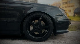 Mercedes-Benz E 500 Mercedes-Benz E 500 (W211) 5.0 V8 / 306 к.с. / Зад, снимка 6