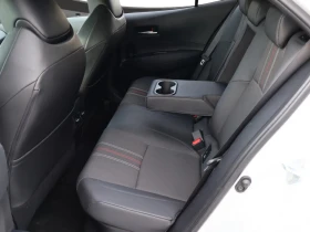 Toyota Corolla GR SPORT/НАПЪЛНО ОБСЛУЖЕНА СЪС ЗАВЕРЕНА ГАРАНЦИЯ/, снимка 16