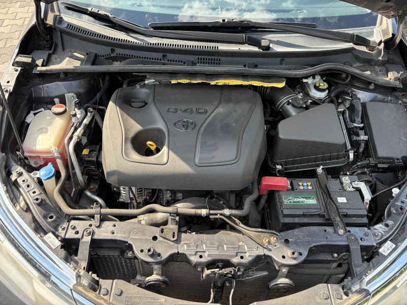 Toyota Corolla 1.4 D-4D, снимка 17 - Автомобили и джипове - 52802464