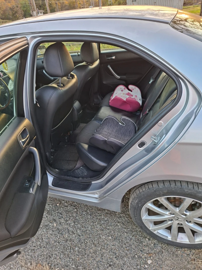 Honda Accord 2.2 140кс, снимка 4 - Автомобили и джипове - 52792103