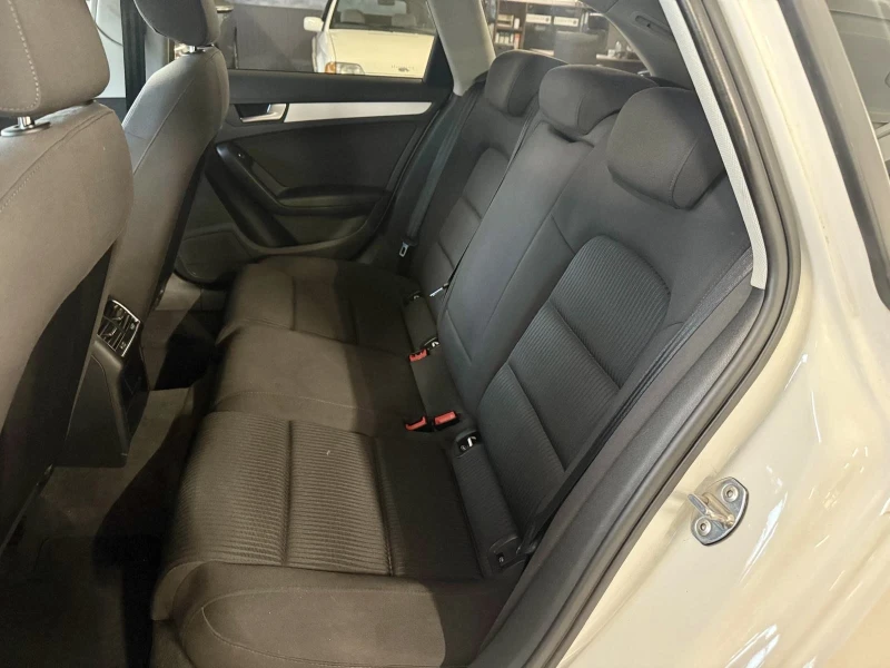 Audi A4 2.0 TDI, снимка 9 - Автомобили и джипове - 53111390