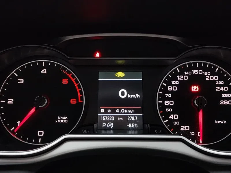 Audi A4 2.0 Tdi Quattro Comfort Edition B8, снимка 16 - Автомобили и джипове - 53676320