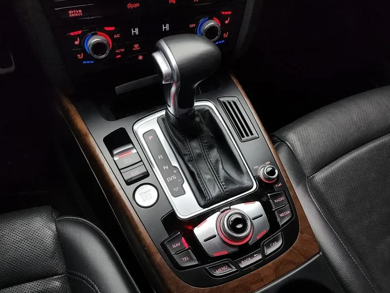 Audi A4 2.0 Tdi Quattro Comfort Edition B8, снимка 17 - Автомобили и джипове - 53676320