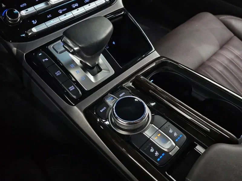 Genesis G90 3.8 Gdi Awd Luxury, снимка 9 - Автомобили и джипове - 56113017