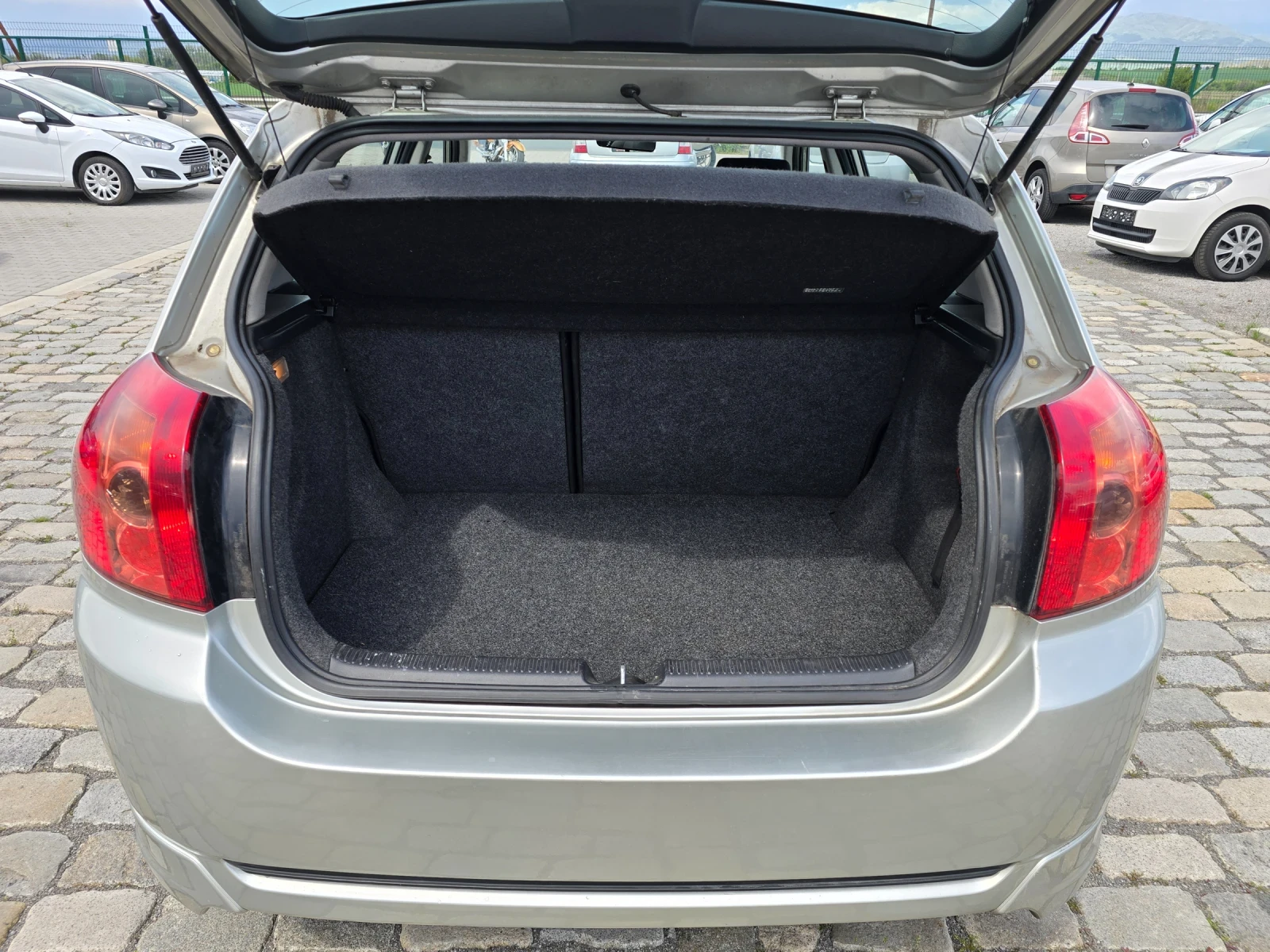 Toyota Corolla 1.4 D4D 90кс ЕВРО 4 - изображение 8