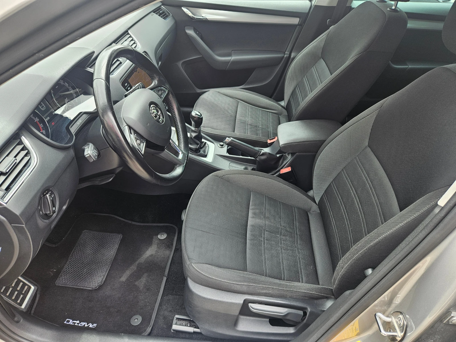 Skoda Octavia 1.6d-Navi-Led - изображение 10