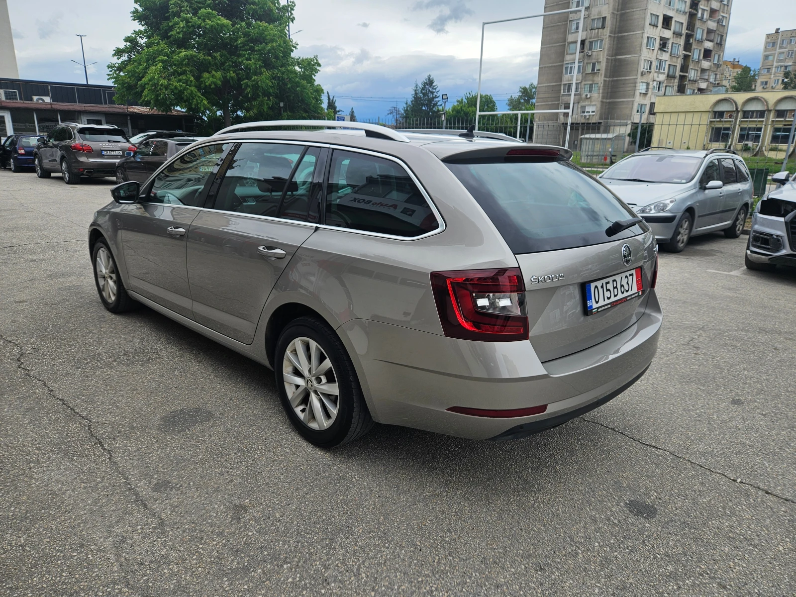 Skoda Octavia 1.6d-Navi-Led - изображение 3