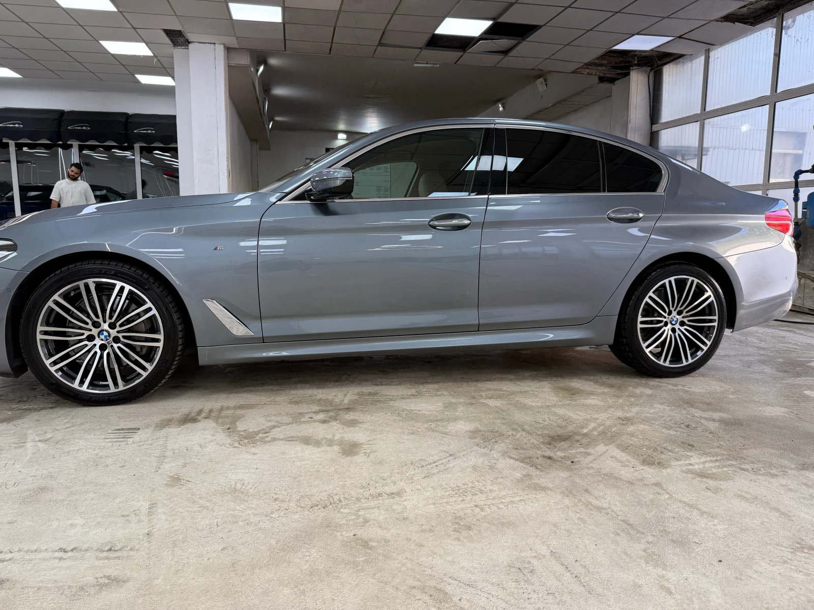 BMW 530 Xdrive 108 000км Сервизна история - изображение 3