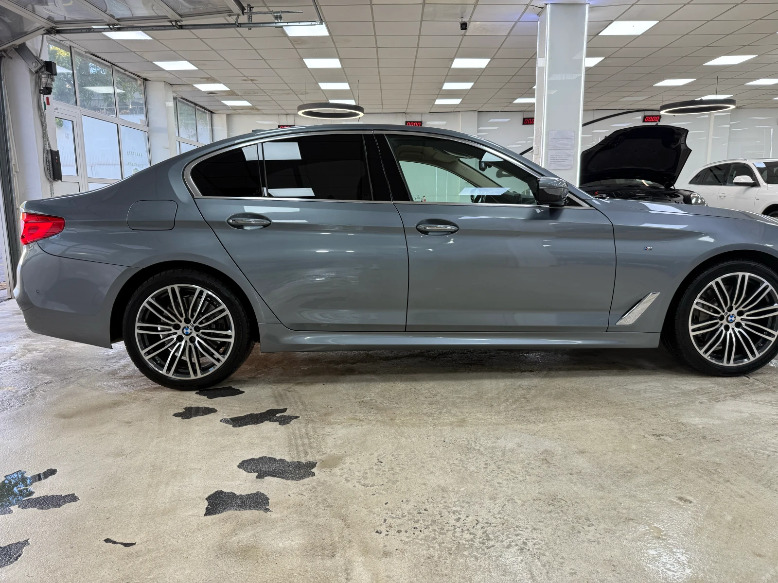 BMW 530 Xdrive 108 000км Сервизна история - изображение 4