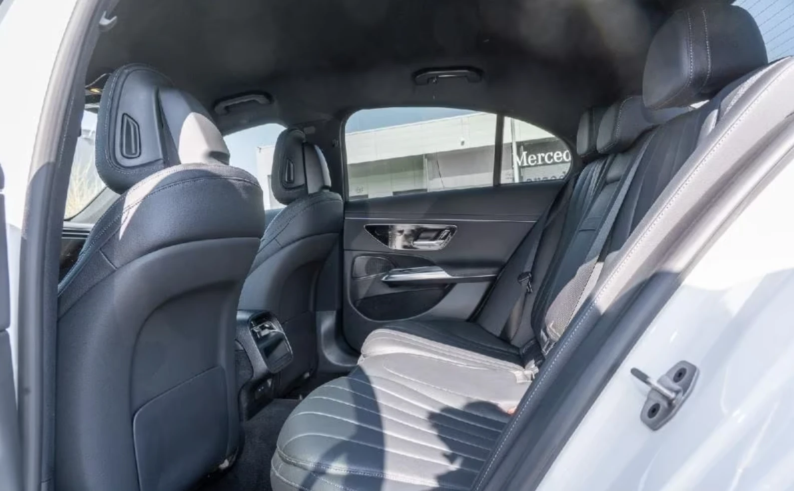 Mercedes-Benz E 300 de AMG NIGHT DISTRONIC HYPERSCREEN ВЕНТИЛАЦИЯ - изображение 5