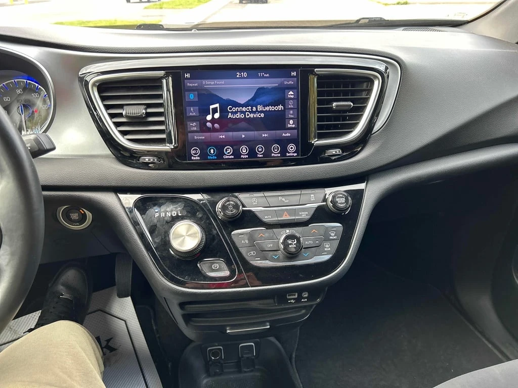 Chrysler Pacifica * Touring Plus * CARFAX * БЕЗ ПЪРВОНАЧАЛНА ВНОСКА - изображение 9