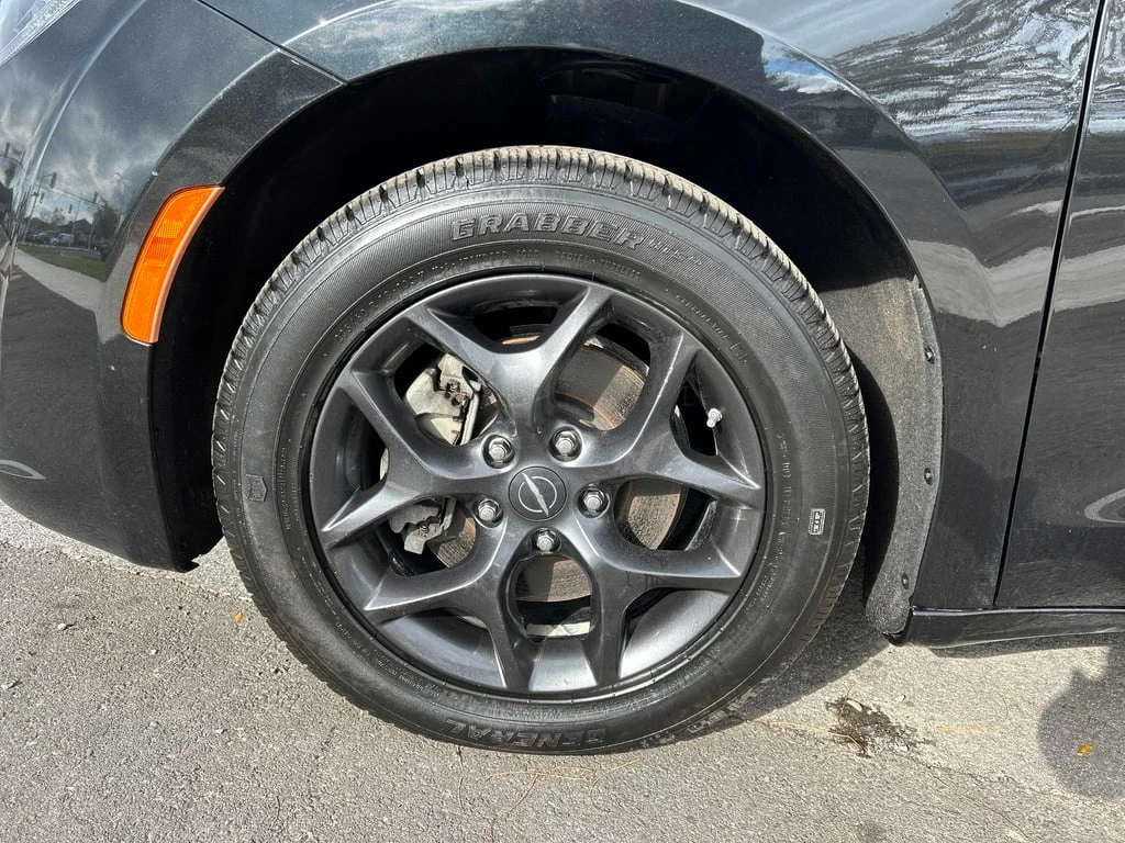 Chrysler Pacifica * Touring Plus * CARFAX * БЕЗ ПЪРВОНАЧАЛНА ВНОСКА - изображение 7