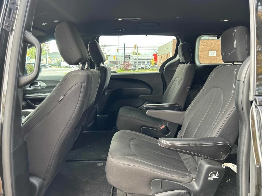 Chrysler Pacifica * Touring Plus * CARFAX * БЕЗ ПЪРВОНАЧАЛНА ВНОСКА - изображение 10