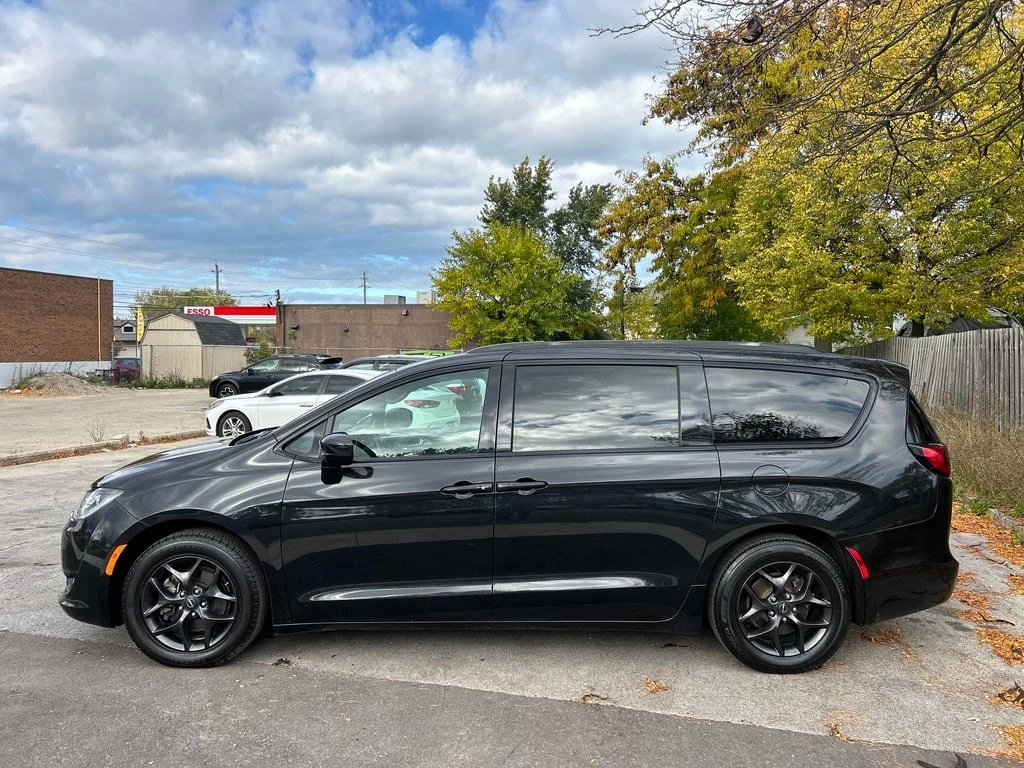 Chrysler Pacifica * Touring Plus * CARFAX * БЕЗ ПЪРВОНАЧАЛНА ВНОСКА - изображение 2