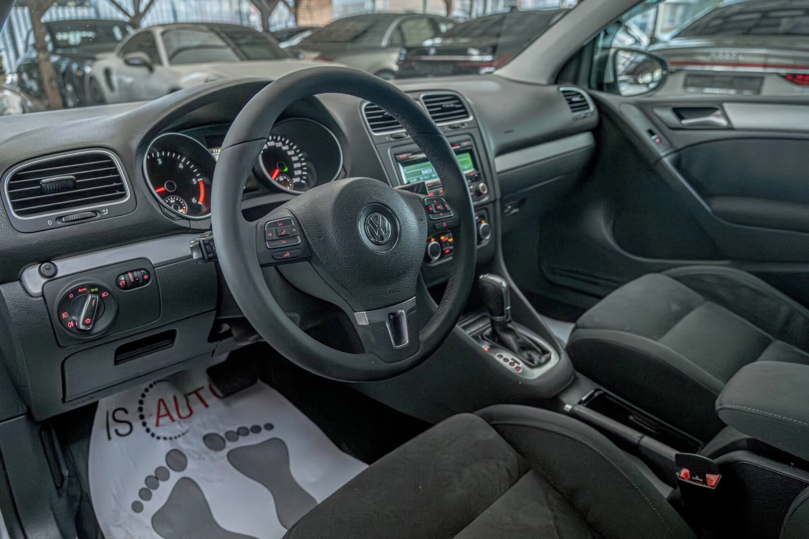 VW Golf 1.6TDI/DSG/Климатроник/МултиВолан/Автопилот, снимка 7 - Автомобили и джипове - 53738360