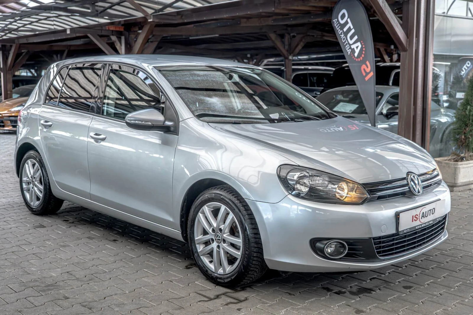 VW Golf 1.6TDI/DSG/Климатроник/МултиВолан/Автопилот, снимка 2 - Автомобили и джипове - 53738360