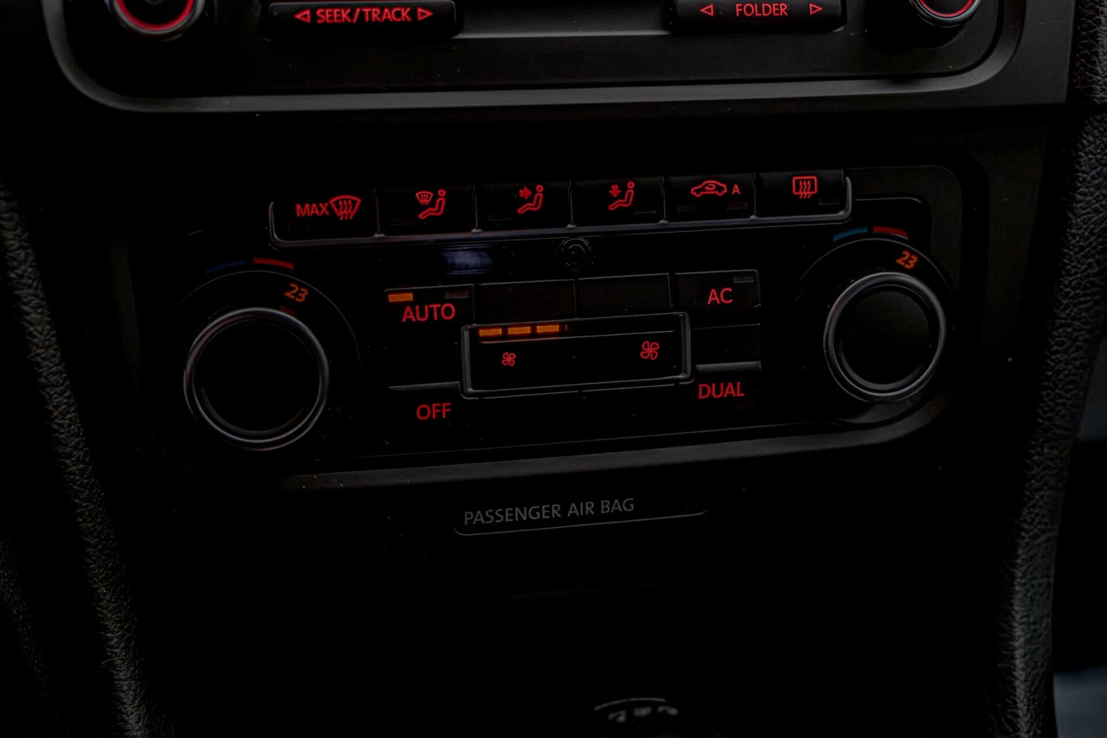 VW Golf 1.6TDI/DSG/Климатроник/МултиВолан/Автопилот, снимка 11 - Автомобили и джипове - 53738360